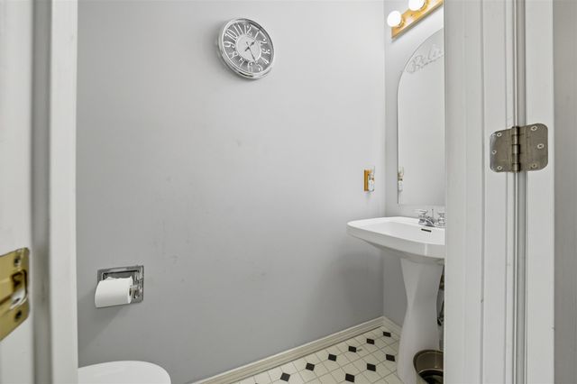 7 Melrose Court, Bloomington, IL 61704