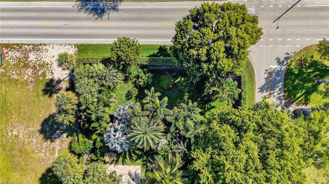 709 Broad Ave S, Naples, FL 34102