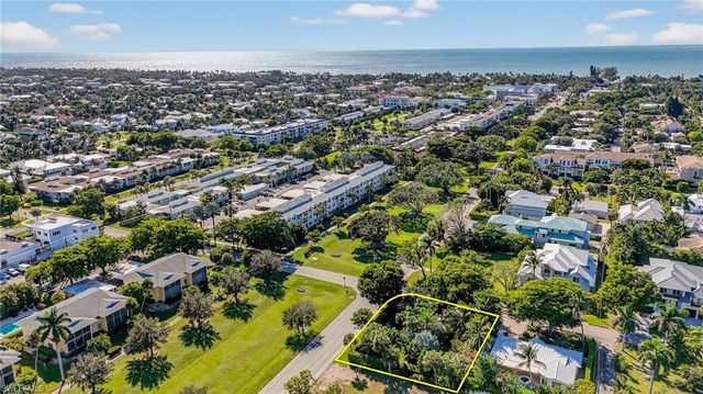 709 Broad Ave S, Naples, FL 34102