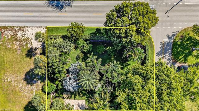 709 Broad Ave S, Naples, FL 34102