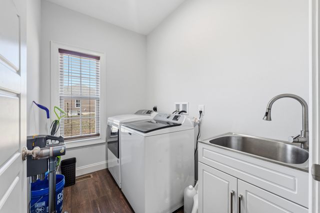 10164 Makenzie Ln, Bon Aqua, TN 37025