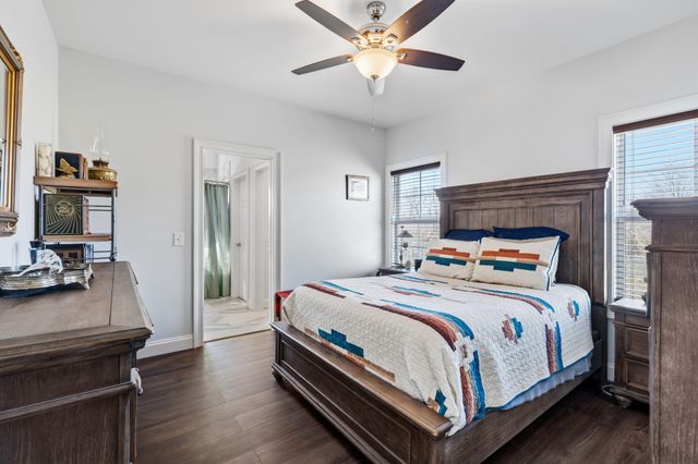 10164 Makenzie Ln, Bon Aqua, TN 37025