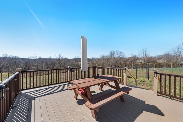 10164 Makenzie Ln, Bon Aqua, TN 37025
