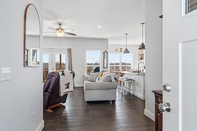 10164 Makenzie Ln, Bon Aqua, TN 37025