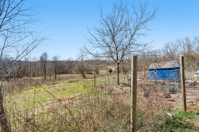 10164 Makenzie Ln, Bon Aqua, TN 37025