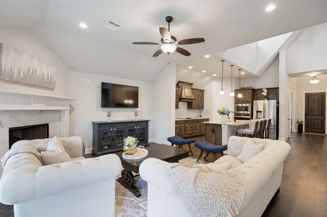 5605 S 14th Street, Midlothian, TX 76065