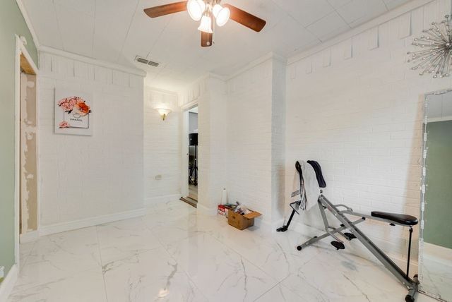 205 Freedom Lane, Arlington, TX 76002