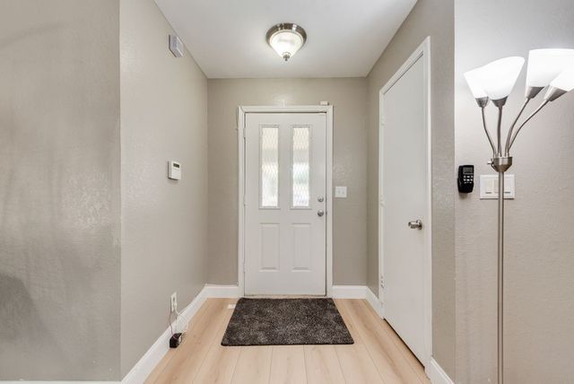 205 Freedom Lane, Arlington, TX 76002