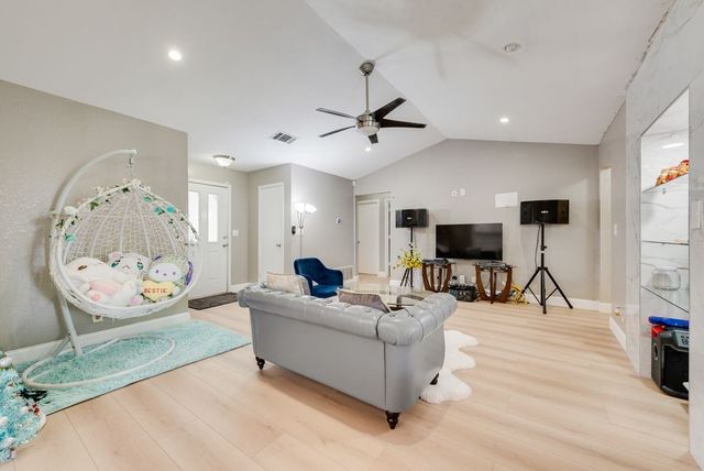 205 Freedom Lane, Arlington, TX 76002
