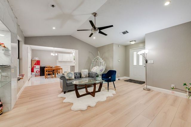205 Freedom Lane, Arlington, TX 76002