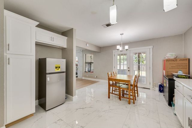 205 Freedom Lane, Arlington, TX 76002