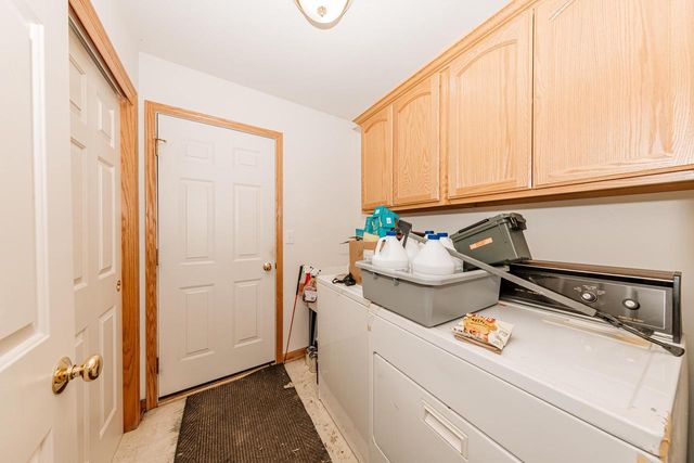 3944 W Valley View DRIVE, Franklin, WI 53132