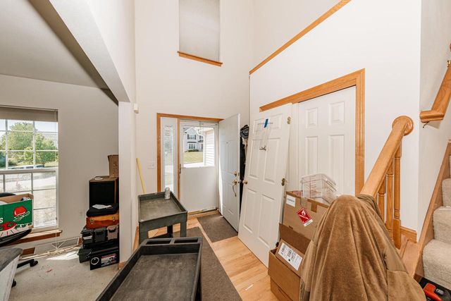 3944 W Valley View DRIVE, Franklin, WI 53132