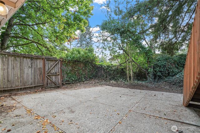 1060 149th Place SE, Bellevue, WA 98007