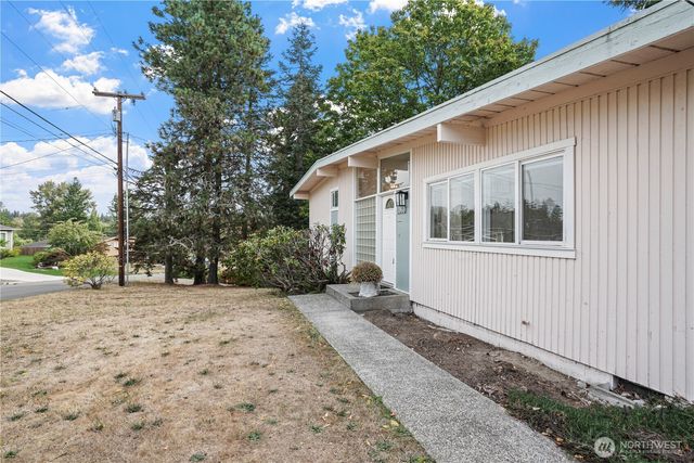 1060 149th Place SE, Bellevue, WA 98007