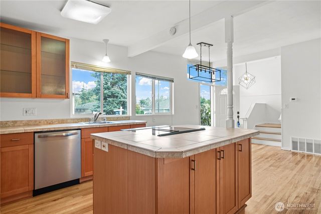 1060 149th Place SE, Bellevue, WA 98007