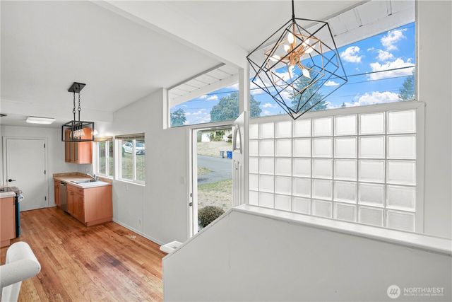 1060 149th Place SE, Bellevue, WA 98007