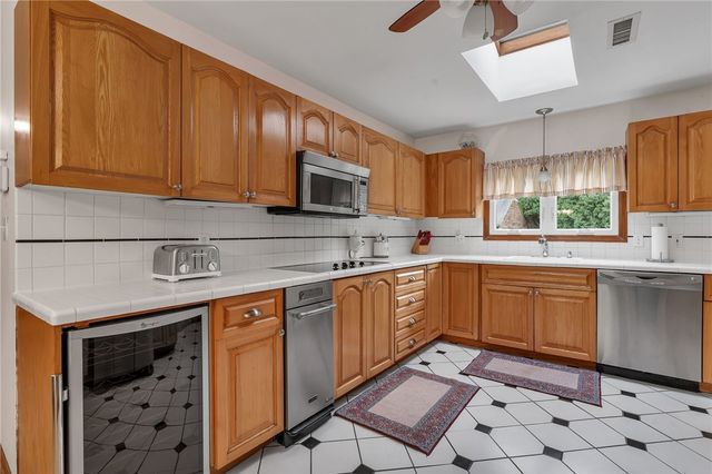 3 Douglas Circle, Smithfield, RI 02828
