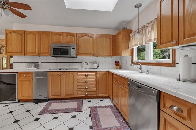 3 Douglas Circle, Smithfield, RI 02828