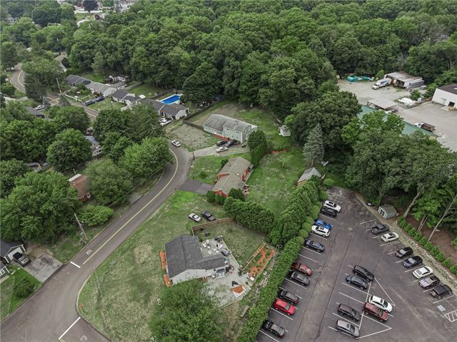 3 Douglas Circle, Smithfield, RI 02828