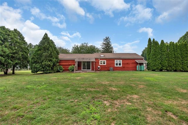 3 Douglas Circle, Smithfield, RI 02828