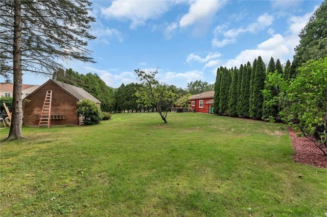 3 Douglas Circle, Smithfield, RI 02828