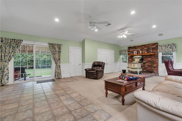 3 Douglas Circle, Smithfield, RI 02828