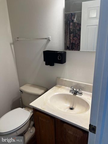 220 FRANKLIN ST, Trenton, NJ 08611