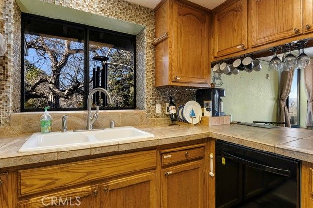 2901 Riviera Heights, Kelseyville, CA 95451