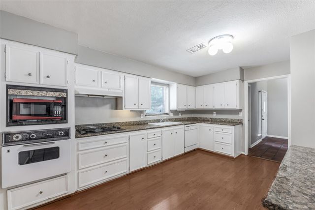 13318 Queensride Lane, Houston, TX 77070