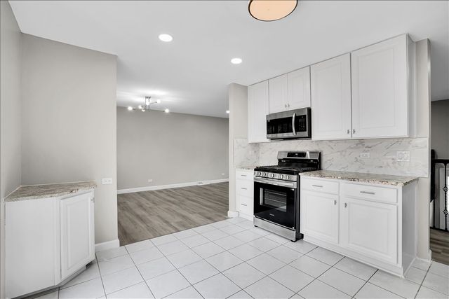 4255 Dixon Drive, Hoffman Estates, IL 60192