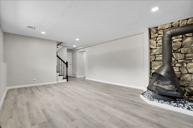 4255 Dixon Drive, Hoffman Estates, IL 60192