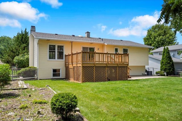 4255 Dixon Drive, Hoffman Estates, IL 60192