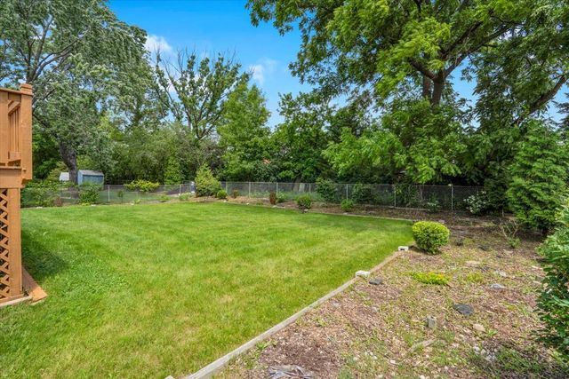 4255 Dixon Drive, Hoffman Estates, IL 60192