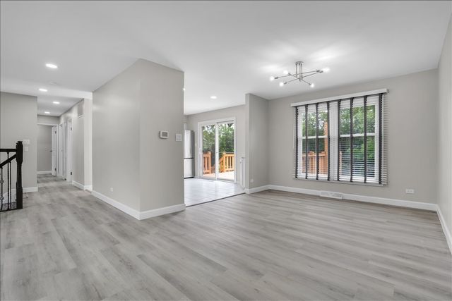 4255 Dixon Drive, Hoffman Estates, IL 60192