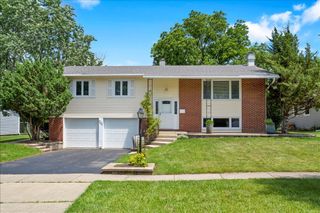 4255 Dixon Drive, Hoffman Estates, IL 60192