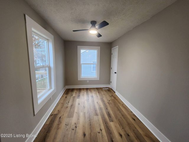 322 Meadow Lane Ln, Elizabethtown, KY 42701