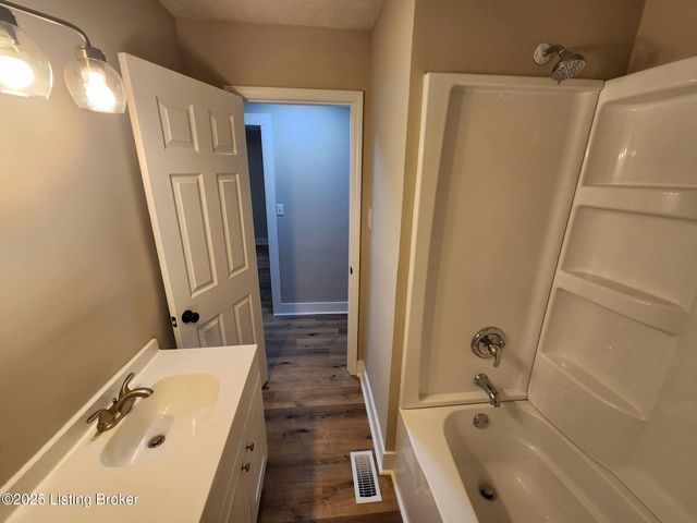 322 Meadow Lane Ln, Elizabethtown, KY 42701