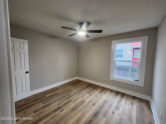 322 Meadow Lane Ln, Elizabethtown, KY 42701