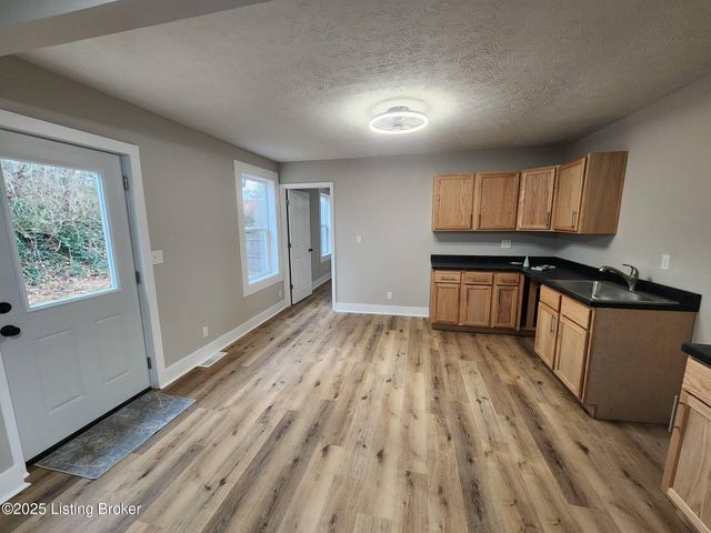 322 Meadow Lane Ln, Elizabethtown, KY 42701