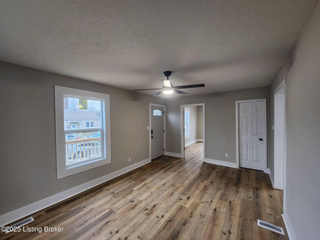 322 Meadow Lane Ln, Elizabethtown, KY 42701