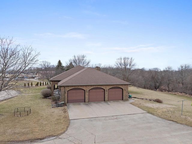 2108 LAWRENCE DRIVE, De Pere, WI 54115