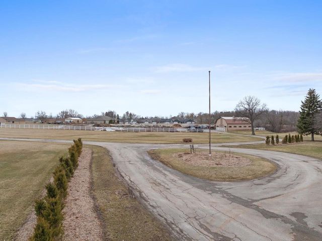 2108 LAWRENCE DRIVE, De Pere, WI 54115