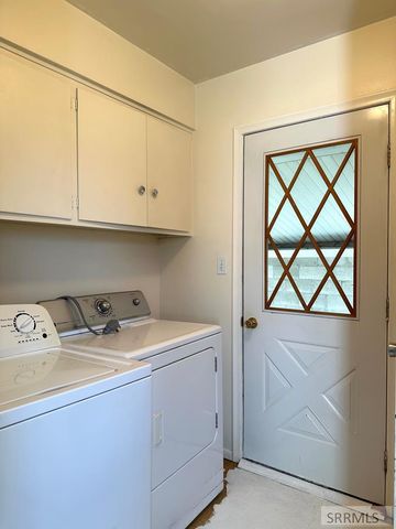 499 N 400 E, Firth, ID 83236