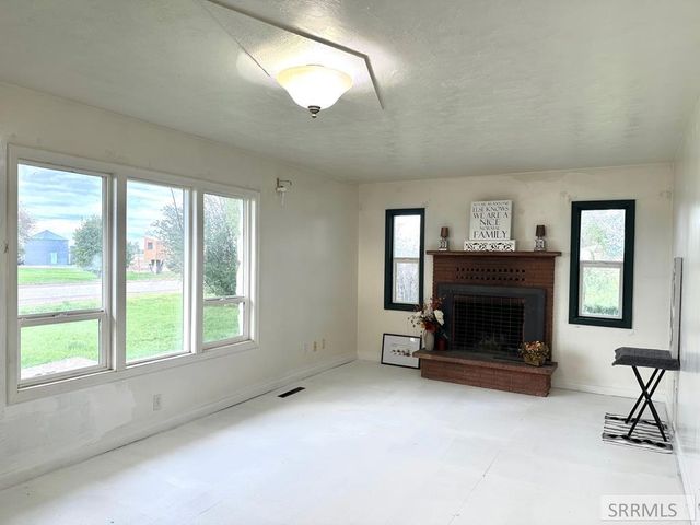 499 N 400 E, Firth, ID 83236