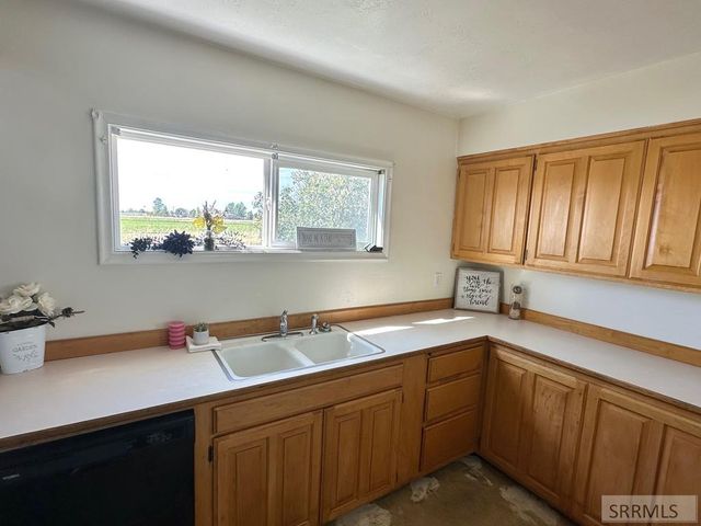 499 N 400 E, Firth, ID 83236