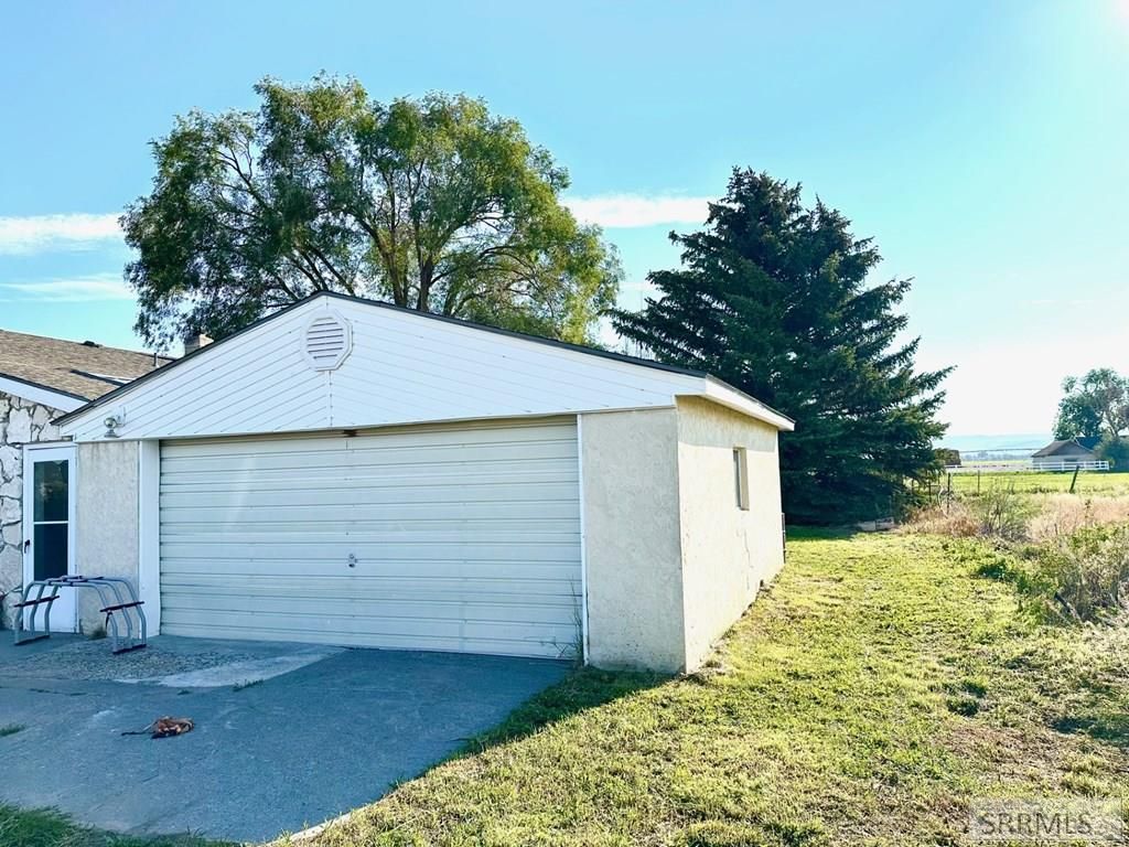 Image 2 of property listing at 499 N 400 E, Firth, ID 83236