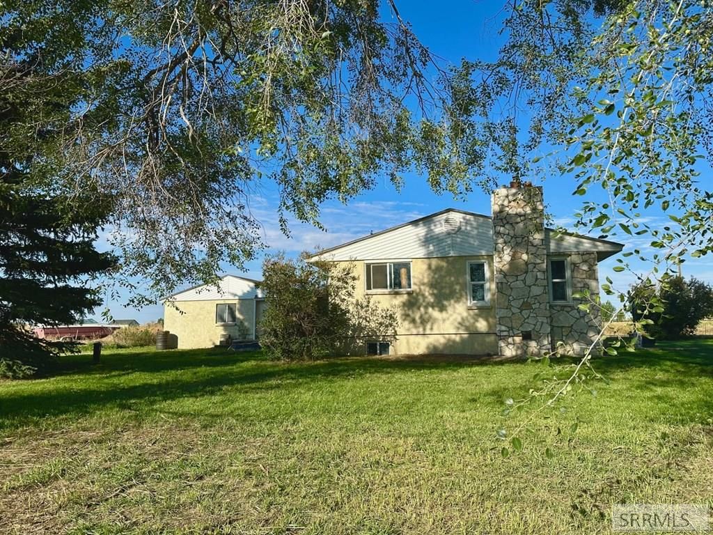 Image 3 of property listing at 499 N 400 E, Firth, ID 83236