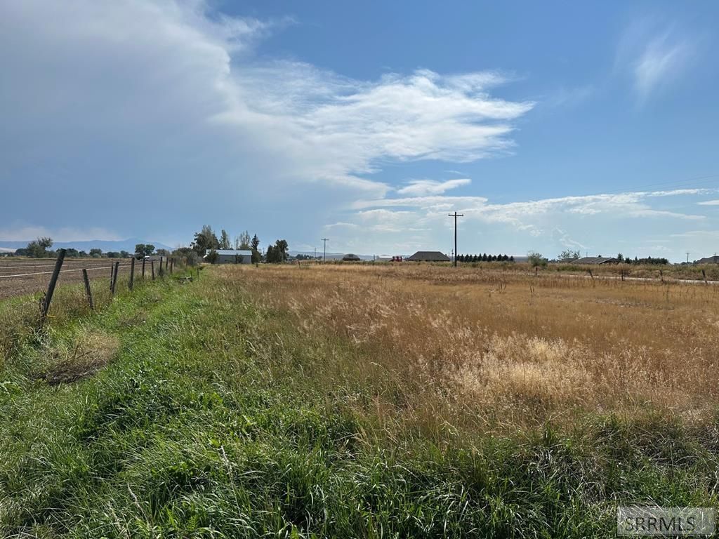 Image 4 of property listing at 499 N 400 E, Firth, ID 83236