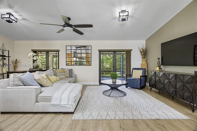 11521 NW 23rd St, Plantation, FL 33323